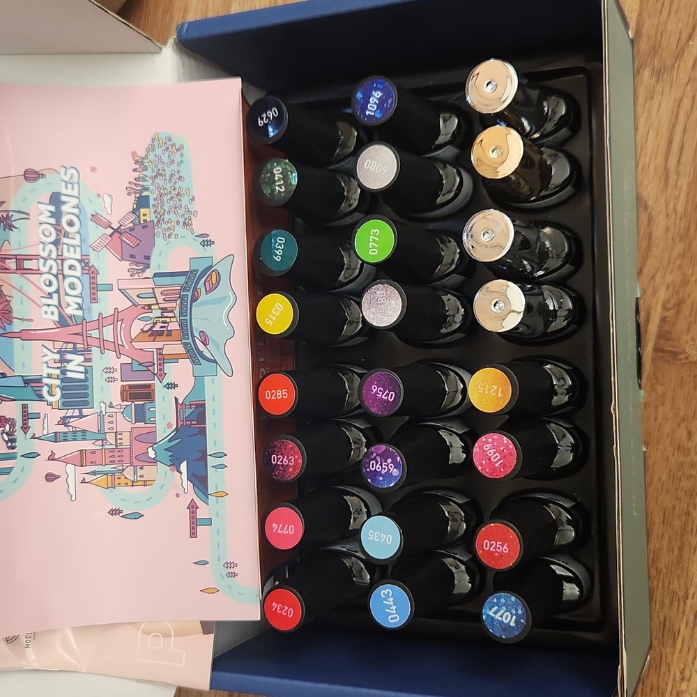 NEW IN BOX Modelones Gel nail polish - Picture 3 of 7